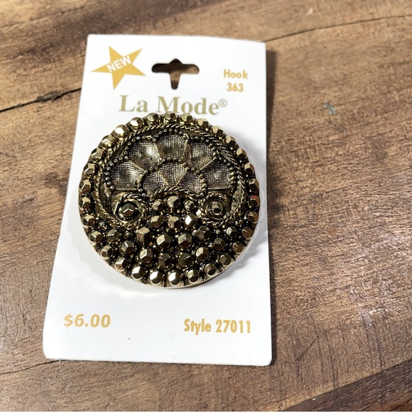 La Mode | Office | Vintage La Mode Antique Gold Button 271 Made In ...